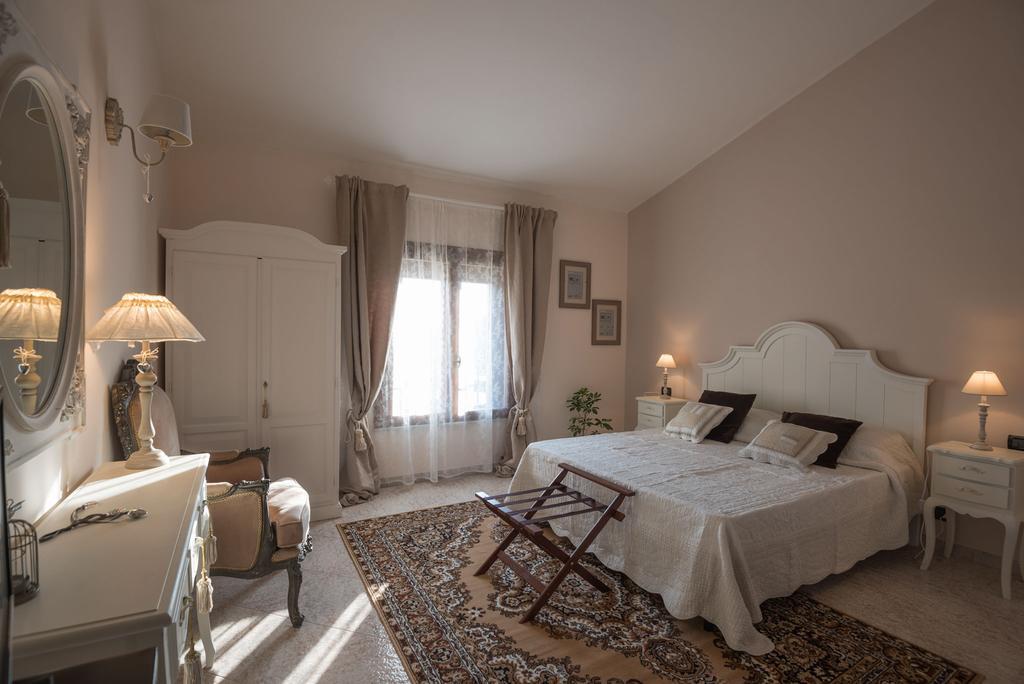 Hotel Il Casale Relais San Giuliano Terme Habitación foto